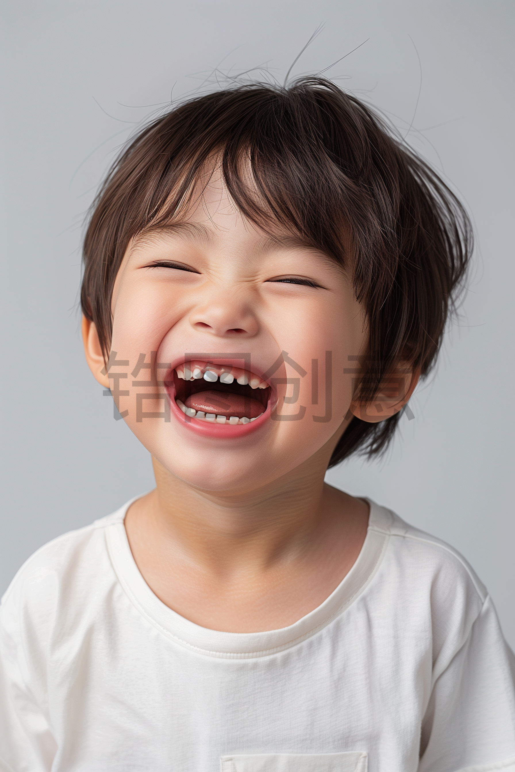 天真可爱儿童微笑小男孩亚洲人像人物模特
