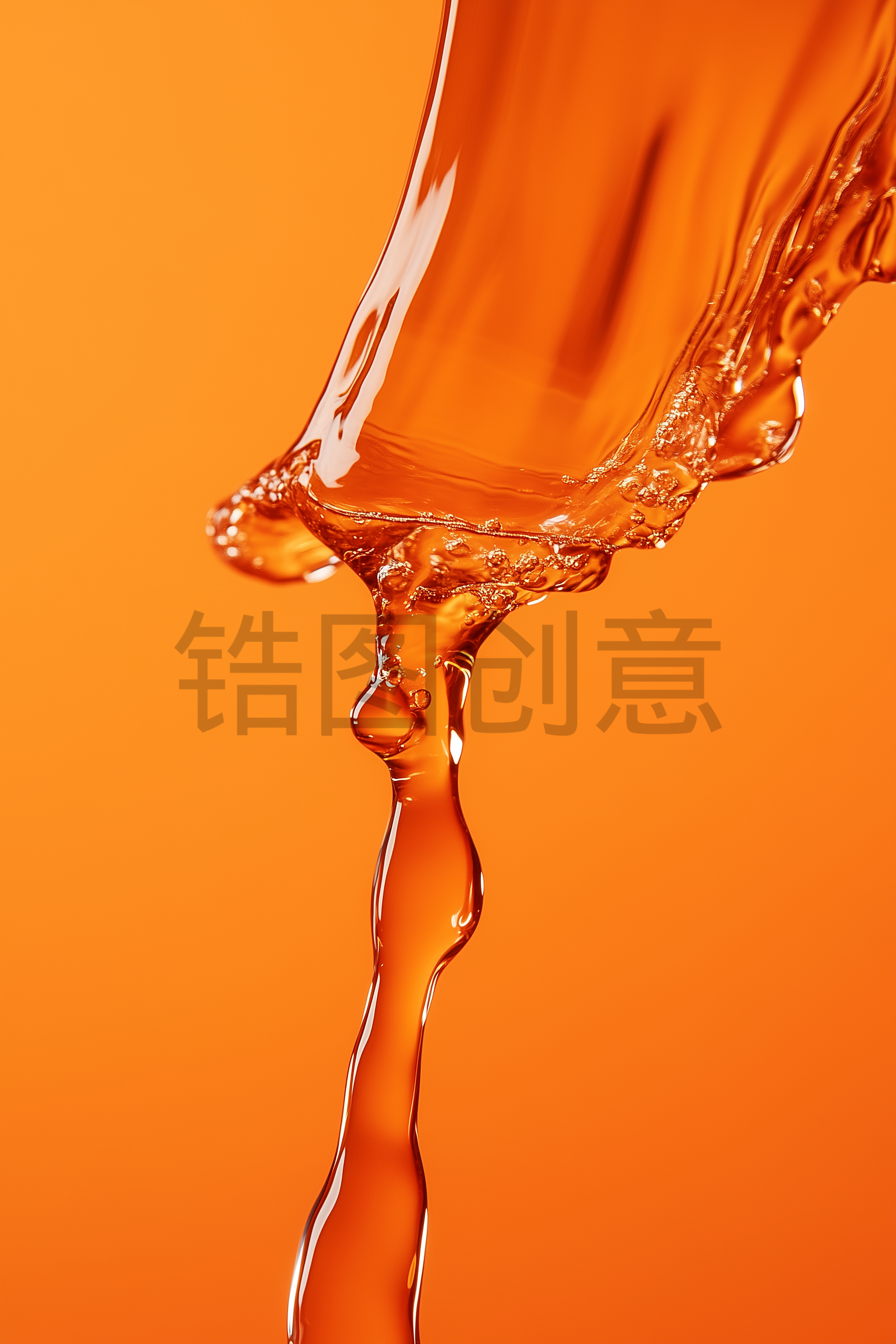 金色液体化妆美妆精华油飞溅泼洒与水滴抽象风格背景
