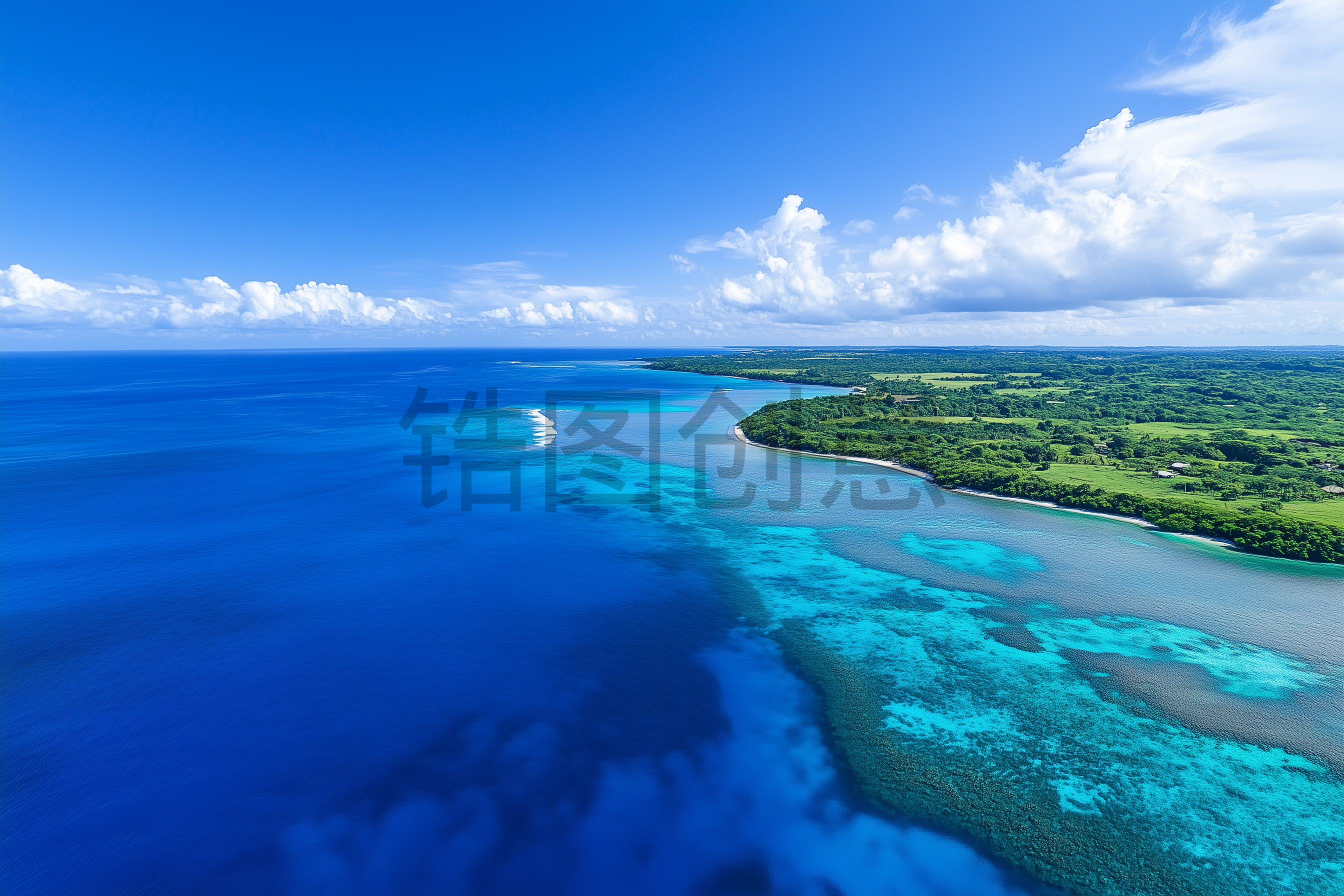 航拍俯瞰拍摄广阔蓝天白云海洋风景照片