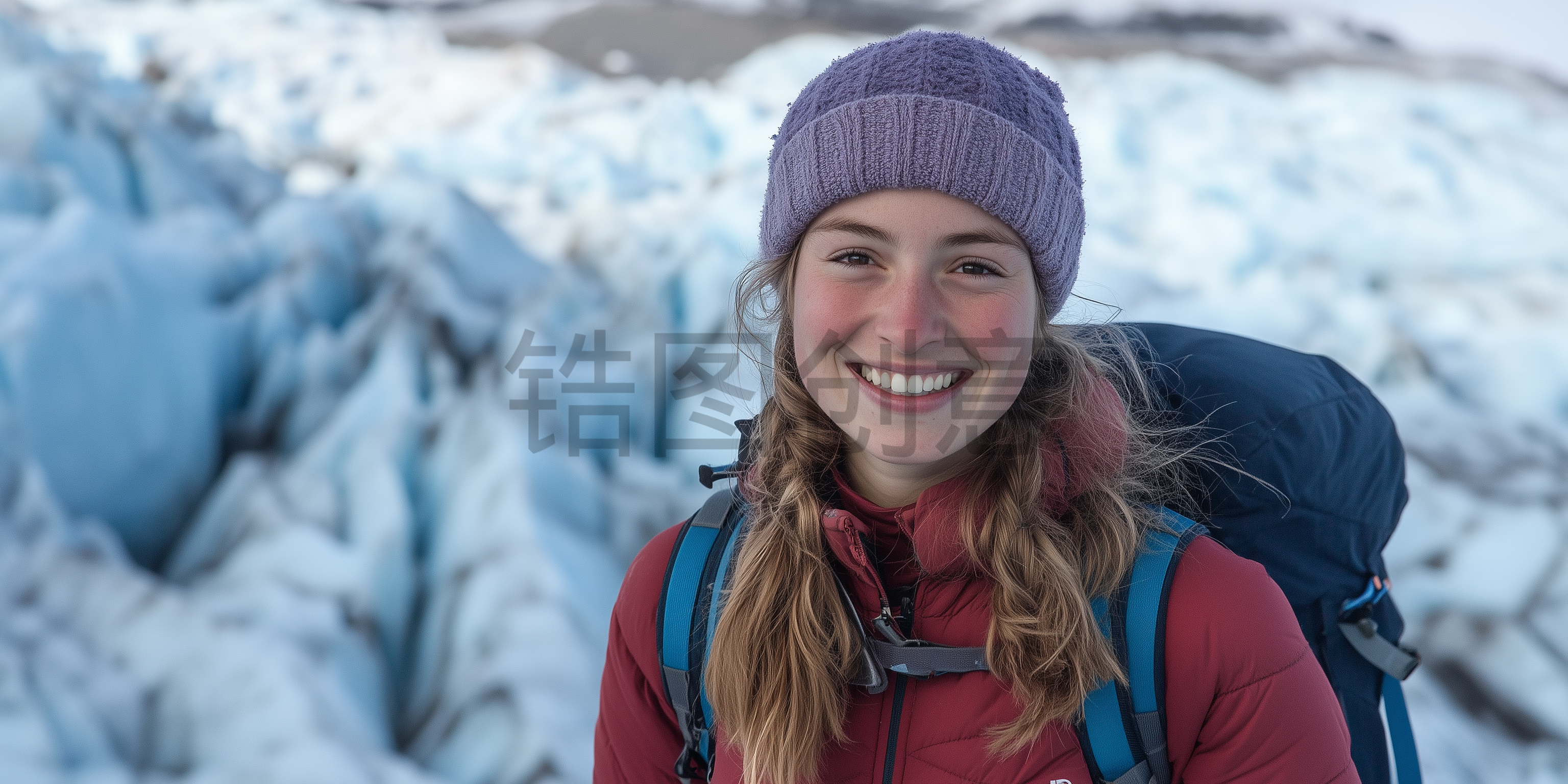 定设网-户外女性运动员登山爬山攀登高峰雪山场景特写