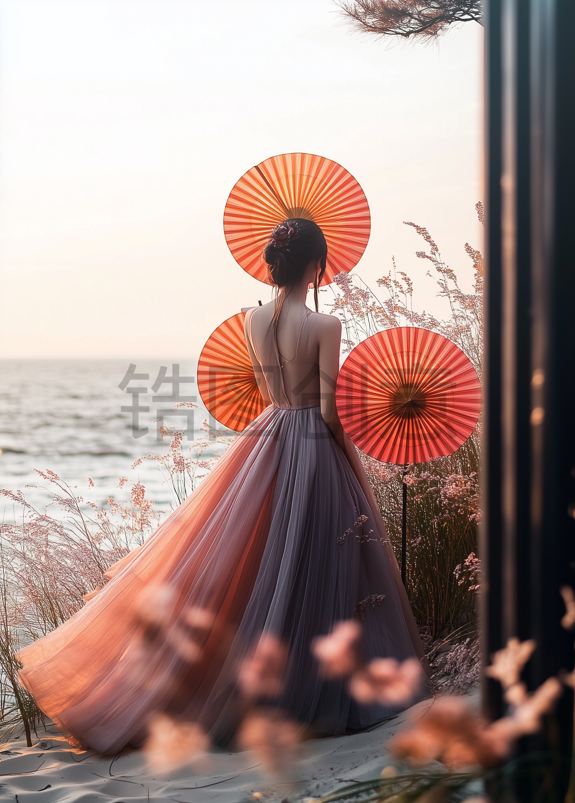 女人背影海边拍摄中国风背景