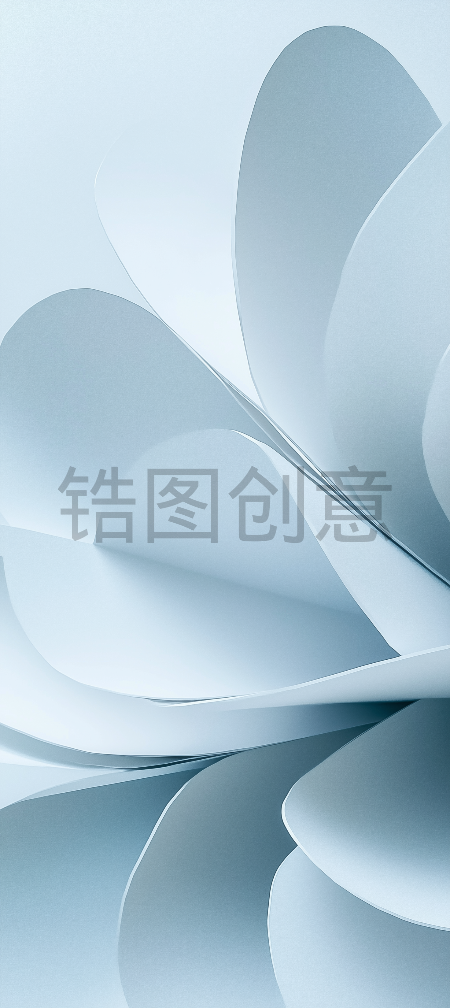 白纸表面纹理的特写，略微弯曲，形成三维花朵形状淡蓝色背景