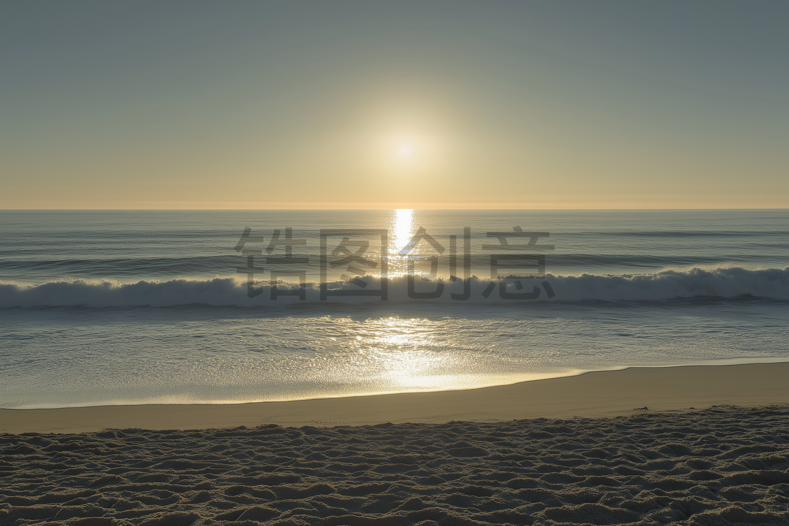 宁静的海滩日出场景太阳海浪沙滩天空海面大自然写实背景