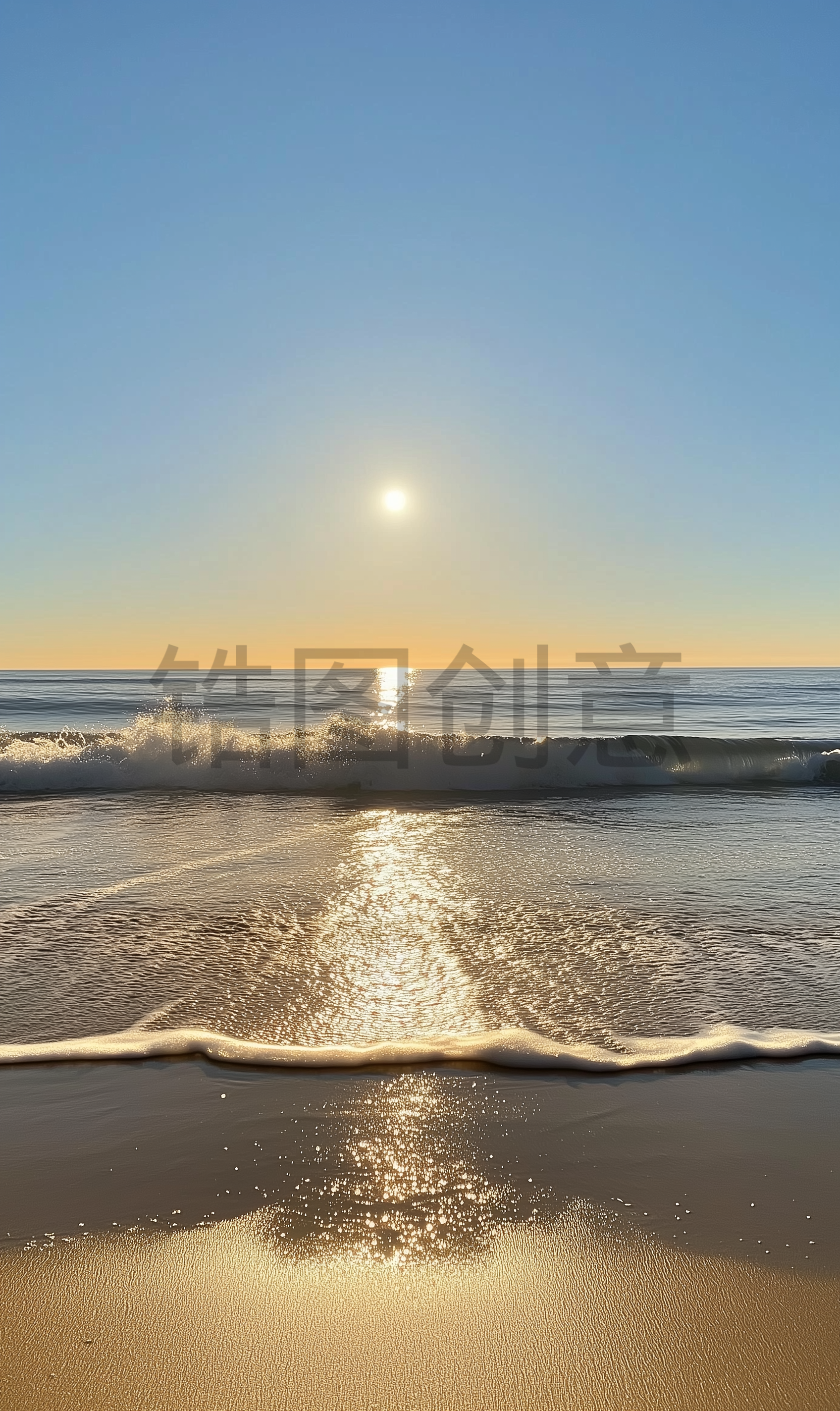 宁静的海滩日出场景太阳海浪沙滩天空海面大自然写实背景